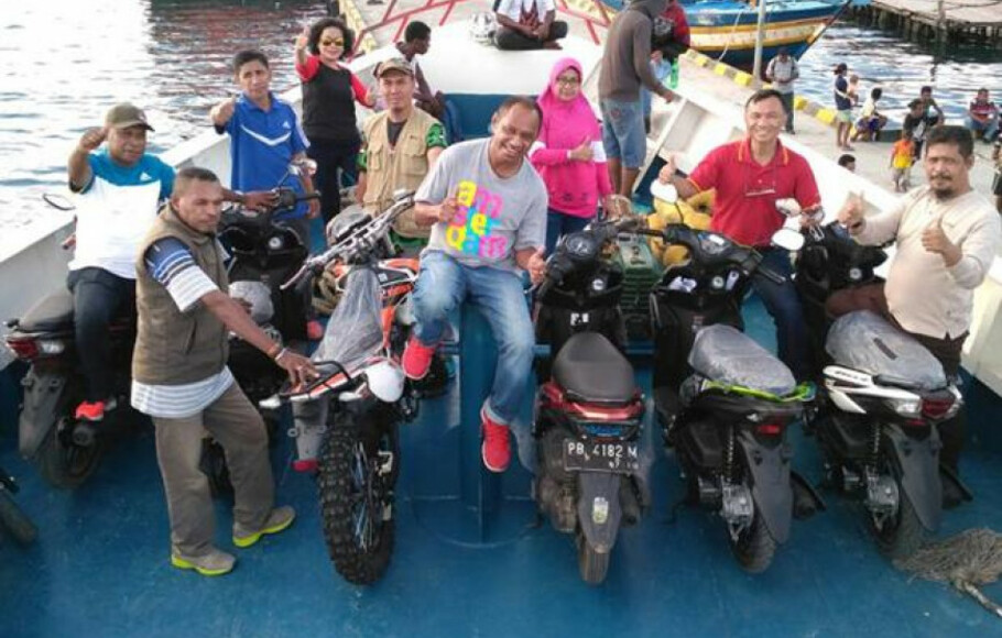 Warga Peradaban Papua Wondama Antusias Sambut Gowes Pesona Nusantara