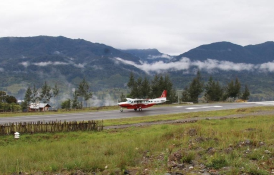 KKB Tebar Teror Tembakan Di Bandara Aminggaru Puncak Papua