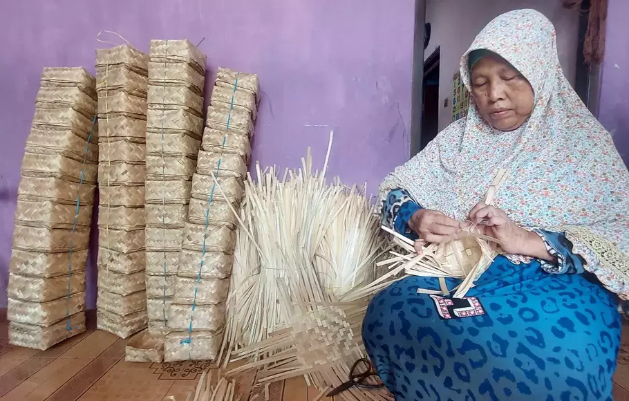 Perajin Besek Bambu Di Kudus Banjir Pesanan Jelang Iduladha