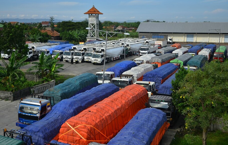 Truk Sumbu Ke Atas Diimbau Tak Melintas Di Tol