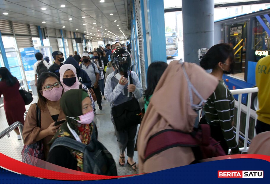 Agustus Transjakarta Beroperasi Mulai Pukul Wib