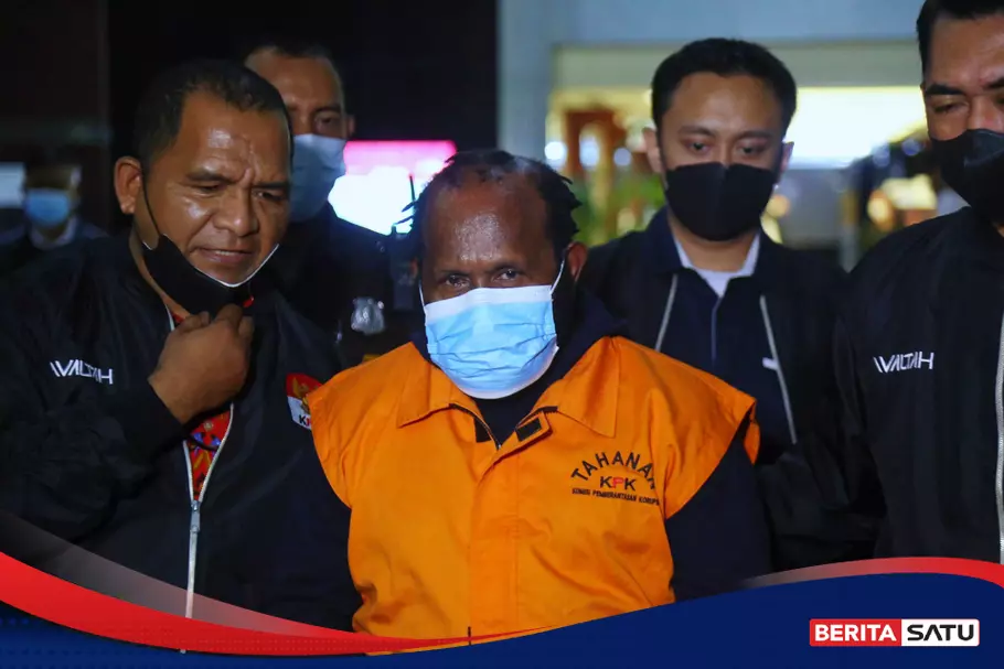 Kpk Duga Bupati Mamberamo Tengah Nikmati Hasil Korupsi Senilai Rp