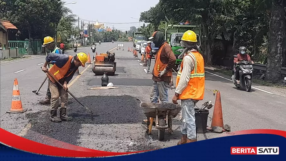 Jelang Arus Mudik Lebaran Perbaikan Jalan Provinsi Surabaya Mojokerto