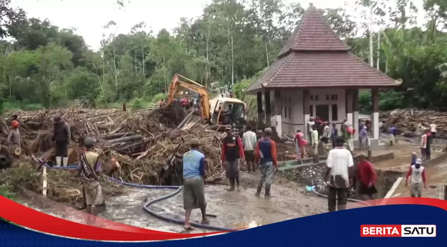 Banjir Bandang Sapu Lahan Pertanian Warga Ngantang Malang