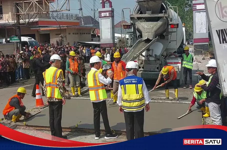 Tinjau Perbaikan Jalan Solo Purwodadi Jokowi Dari Kecil Saya Sering