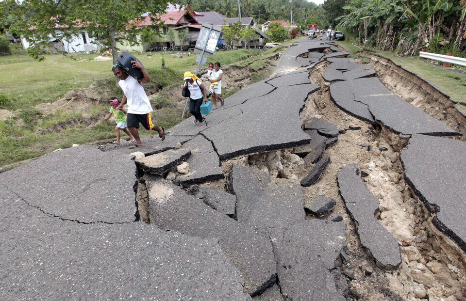 Gempa Bumi Guncang Filipina