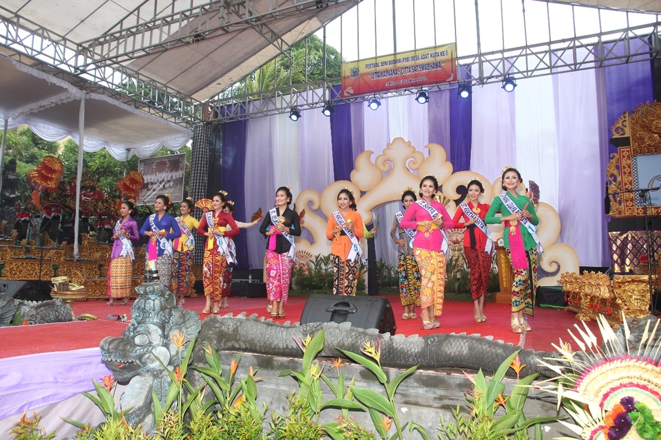 Seni Dan Budaya Adat Kuta Xv