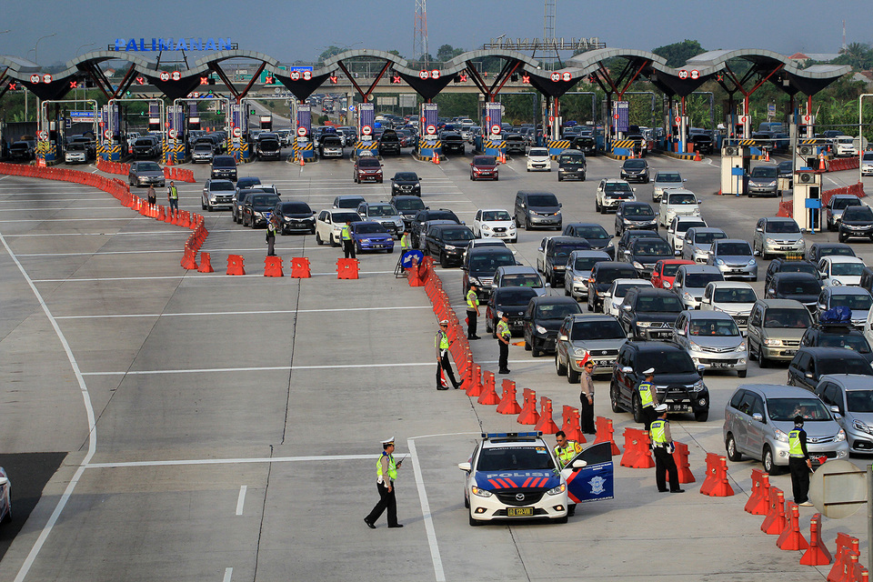 Tol Cikampek Berlakukan Sistem Satu Arah