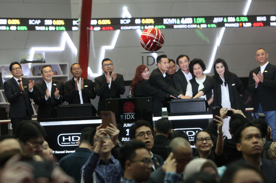 Pencatatan Perdana Saham Hensel Davest Indonesia