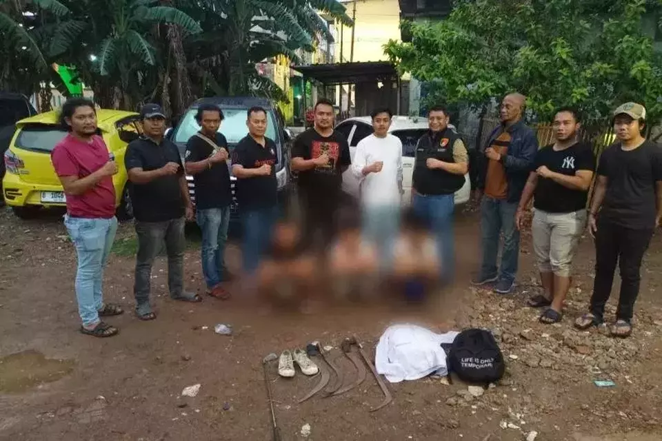 Viral Di Medsos 3 Pelajar Acungkan Celurit Di Kalideres Diciduk Polisi