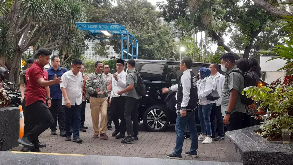 Jelang Debat Capres Mahfud MD Tiba Di Gedung TPN