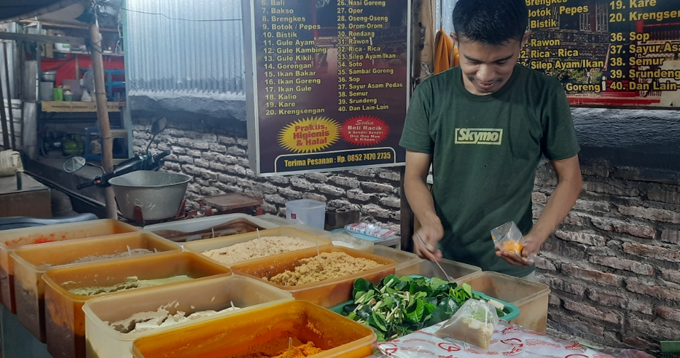 Laris Manis Saat Iduladha Omzet Pedagang Bumbu Giling Di Kediri Naik