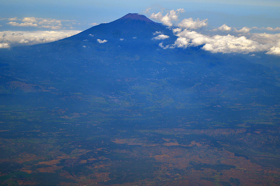 Pakar Peningkatan Aktivitas Gunung Slamet Tak Perlu Dikhawatirkan