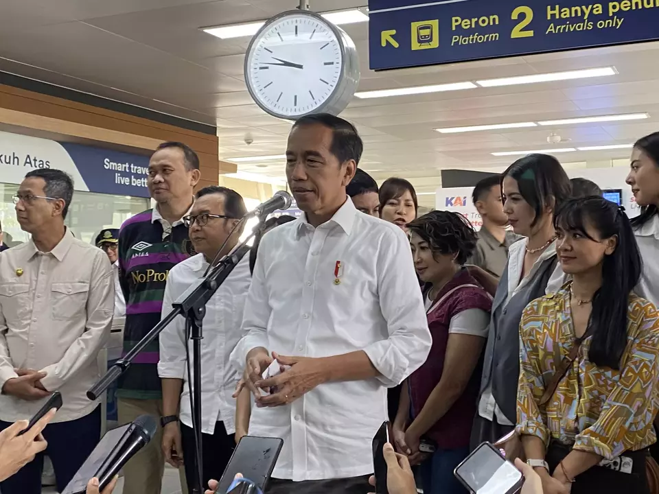 Jokowi Lrt Jabodebek Beroperasi Agustus