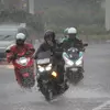 BMKG: Sebagian Wilayah Jakarta Dilanda Hujan Disertai Kilat