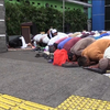 Pelaksanaan Salat Id di Masjid At Taqwa Kramat Membludak hingga Trotoar