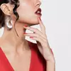 Memilih Anting Tanpa Mengganggu Kesehatan Telinga