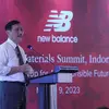 Luhut Pastikan Investasi New Balance Dijamin UU Cipta Kerja