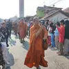 Soal Toleransi Beragama di Indonesia, Biksu Jalan Kaki dari Thailand Angkat 20 Jari