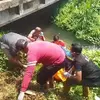 Mayat Pria Bersarung Ditemukan Mengambang di Mojokerto