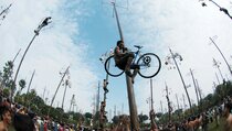 Panjat Pinang dan Sejarahnya