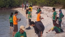 GMT 3 Kumpulkan 600 Karung Sampah Di Pulau Tidung