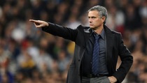Mourinho Minta Fans Chelsea dan Inter Dukung Pelatih