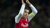 Gaji Rp299,542 M Untuk van Persie