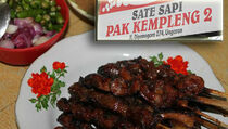 Manisnya Sate Kempleng