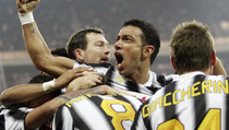 Juventus Kembali ke Puncak