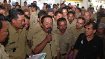 Tekan Presiden, Ribuan Kades Duduki Jakarta
