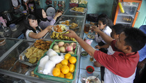 5 Tips Menikmati Kuliner Kaki Lima