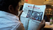 Gerakan Occupy Wall Street, Media Cetak Tetap Eksis