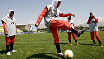 FIFA Izinkan Jilbab Pemain Perempuan, Prancis Tetap Melarang