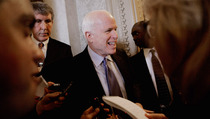 Senator McCain Berharap Suu Kyi Segera Berkunjung ke AS