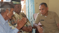 Warga Kampung di Adonara Bertarung secara Sportif