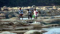 Sungai Batanguru Meluap, 10 Orang Tewas