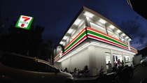 Manajemen Sevel Bungkam soal Penyegelan
