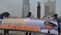 Mahasiswa Solo Demo Minta Jokowi Pulang
