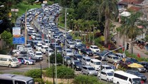 Puncak ke Jakarta Padat, Antrean Hingga Cianjur