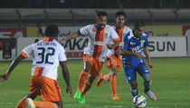 Pusamania Lawan Persib Berakhir Tanpa Gol
