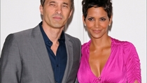 Halle Berry Bertungan dengan Mantan Kylie Minogue