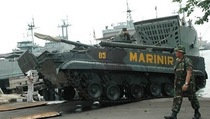 Atraksi Prajurit Meriahkan HUT-67 Korps Marinir