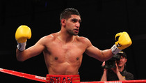 Amir Khan Pukul KO Enam Pencuri