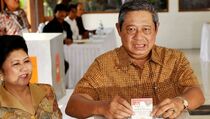 SBY Coblos di TPS 05