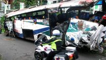 17 Jenazah Korban Kecelakaan Bus di Ciloto Dibawa ke Sukajaya
