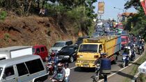 Arus Mudik di Nagreg Memasuki Puncak, Kendaraan Merayap