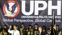 Survei QS: UPH Universitas Swasta Terbaik di Indonesia 2013