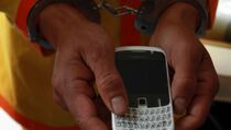 Jokowi Datang, Siswi Kecopetan iPhone 5