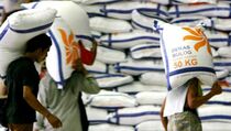 BBM Naik, Bulog Siapkan Tambahan Pasokan Raskin
